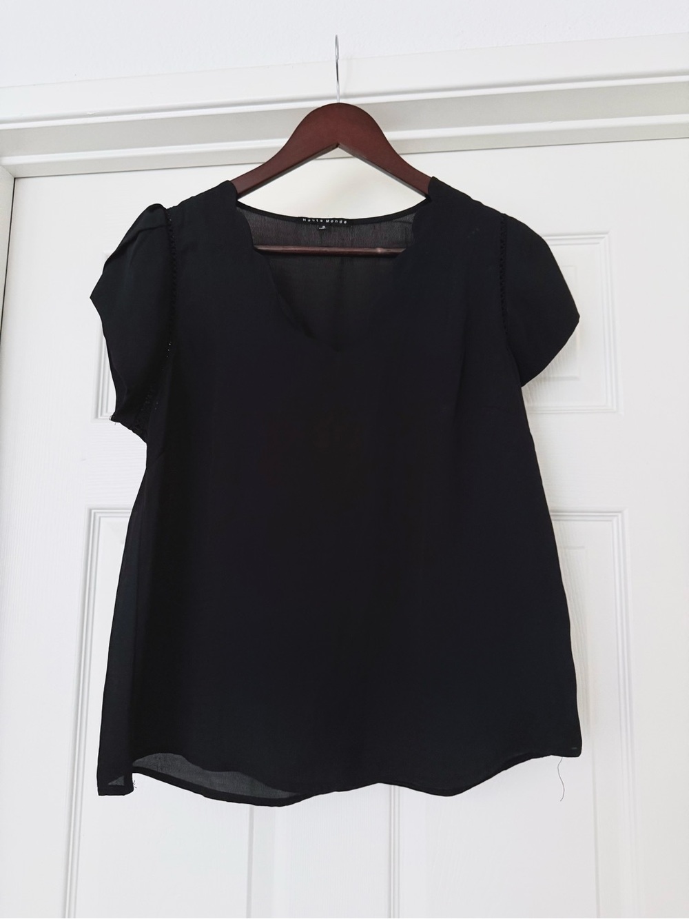 LAST CHANCE Haute Monde Black Short-Sleeve V-Neck Blouse